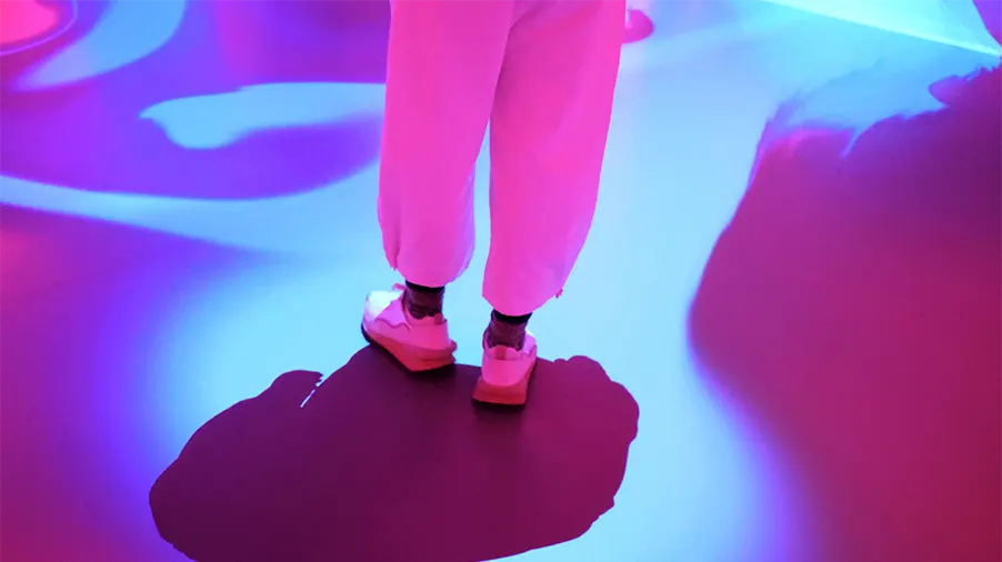 配图